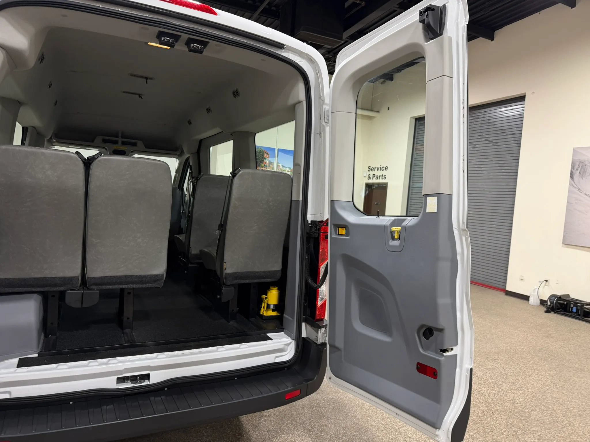 Used 2015 Ford Transit 150 XL RWD image 26
