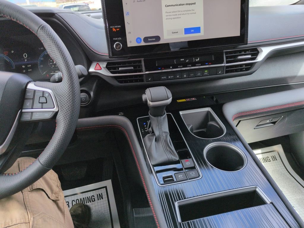 Used 2025 Toyota Sienna XSE w/ XSE Plus Package image 17