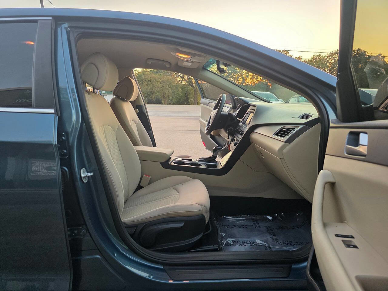 Used 2017 Hyundai Sonata SE image 22