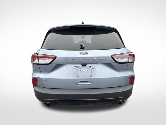 Used 2022 Ford Escape SE w/ SE Sport Appearance Package FWD image 4