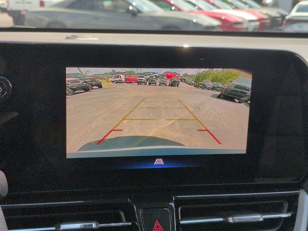 Used 2025 Chevrolet TrailBlazer LT AWD/4WD image 23