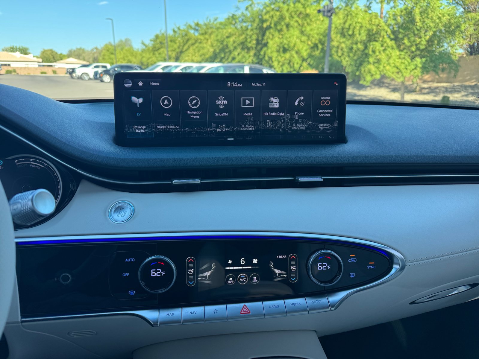 Used 2025 Genesis Electrified GV70 AWD/4WD image 12