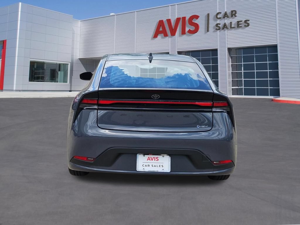 Used 2025 Toyota Prius LE FWD image 5