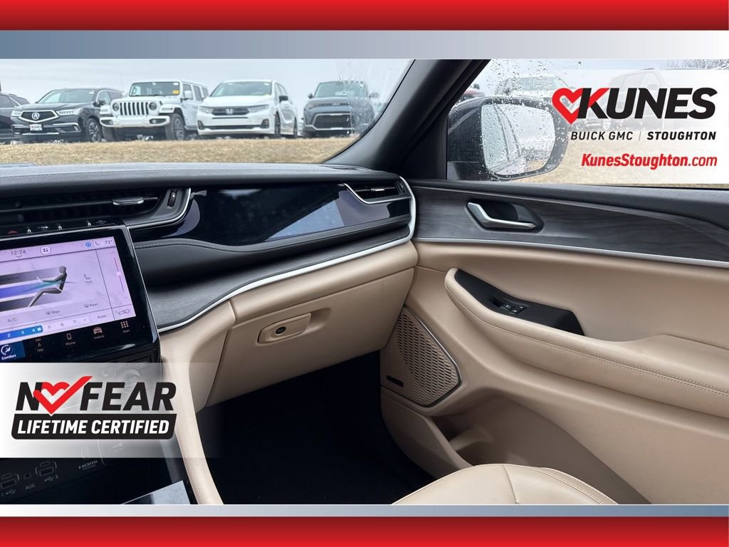 Used 2023 Jeep Grand Cherokee 4WD 4xe image 49