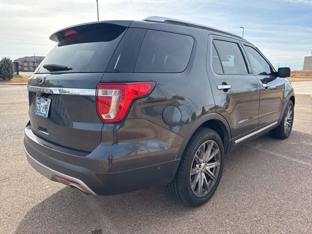 Used 2017 Ford Explorer Limited w/ Equipment Group 301A image 7