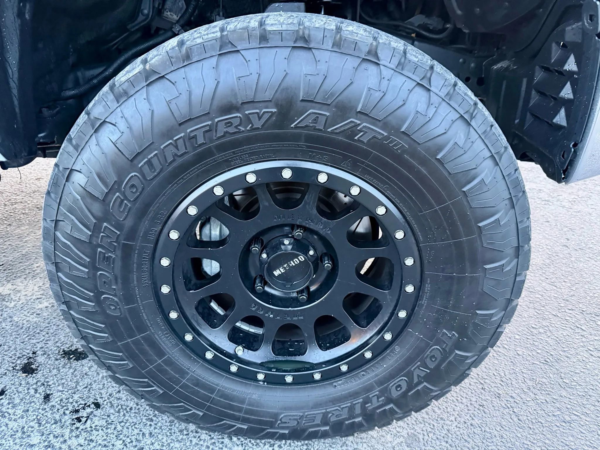 Used 2012 Toyota Tundra 4x4 CrewMax w/ Tow Pkg image 16