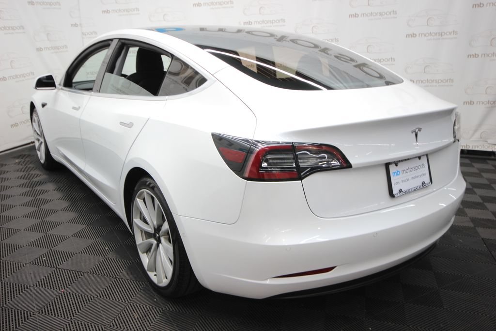 Used 2020 Tesla Model 3 Standard Range Plus RWD image 4
