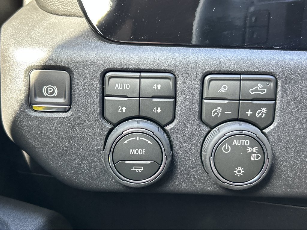 New 2026 Chevrolet Silverado 1500 LT w/ Z71 Off-Road Package AWD/4WD image 14