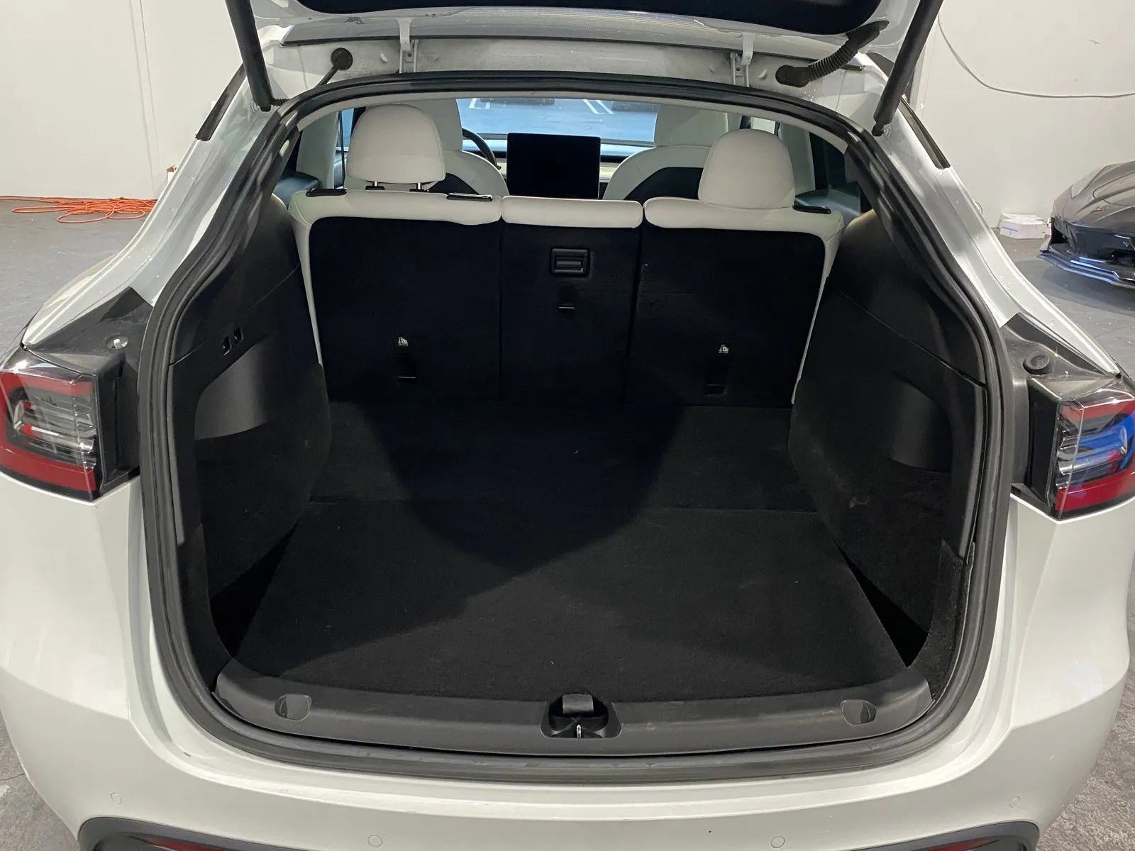 Used 2022 Tesla Model Y Performance image 8