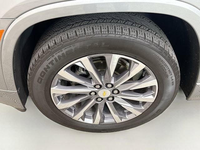 Used 2023 Chevrolet Traverse Premier image 35