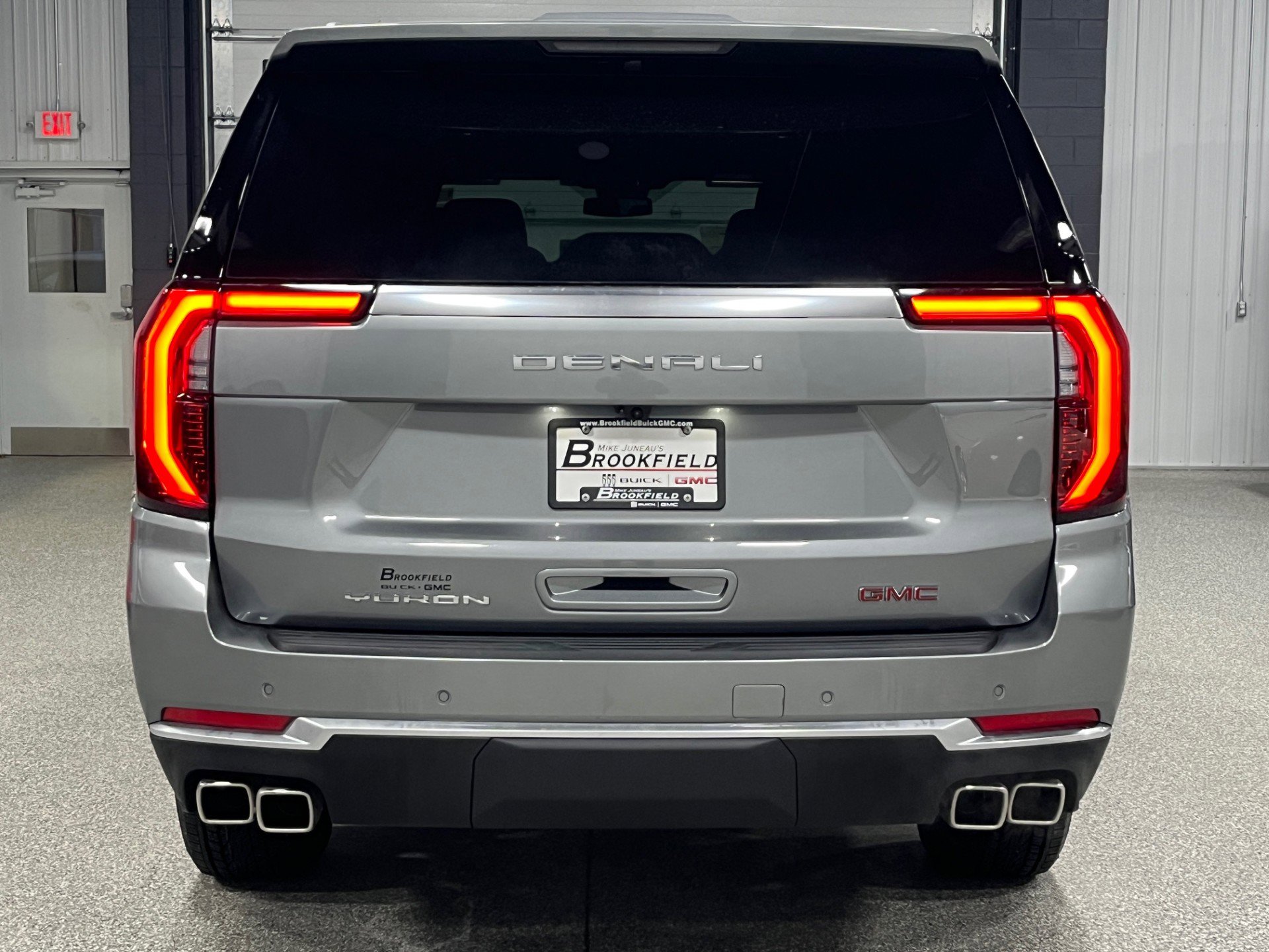 New 2026 GMC Yukon XL Denali w/ Sun & Power Step Package image 4