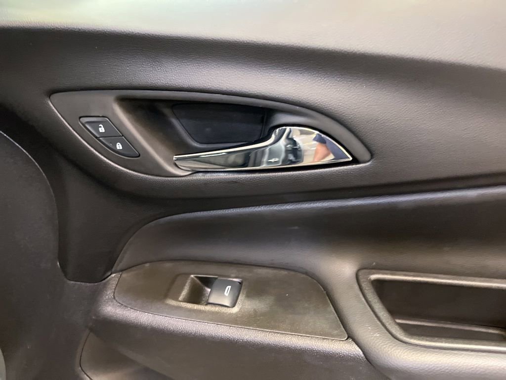 Used 2024 Chevrolet Equinox LT AWD/4WD image 35