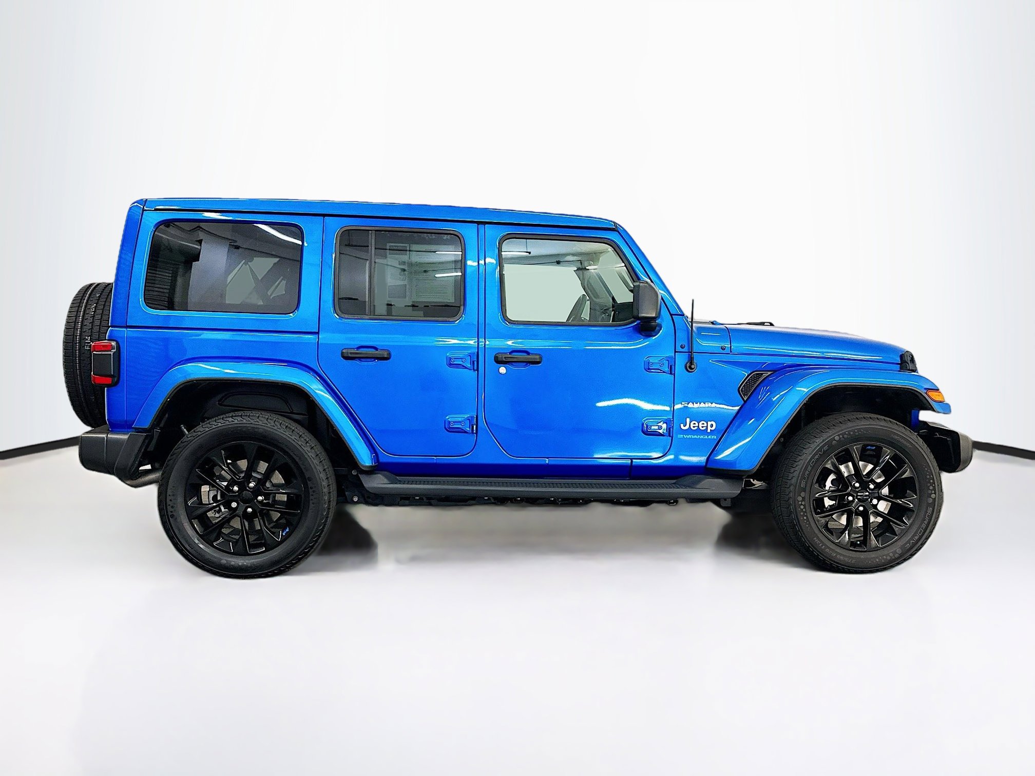 Used 2023 Jeep Wrangler Sahara image 10