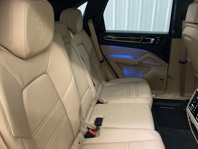 Used 2023 Porsche Cayenne Platinum Edition image 20