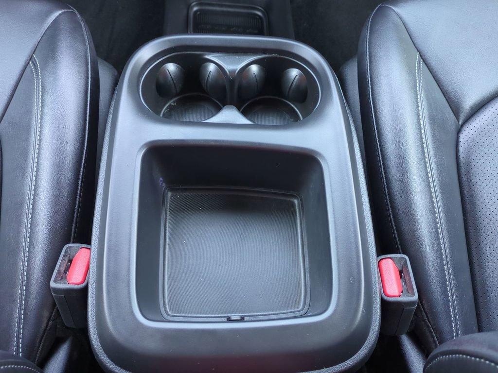 Used 2025 Chrysler Pacifica Select image 21