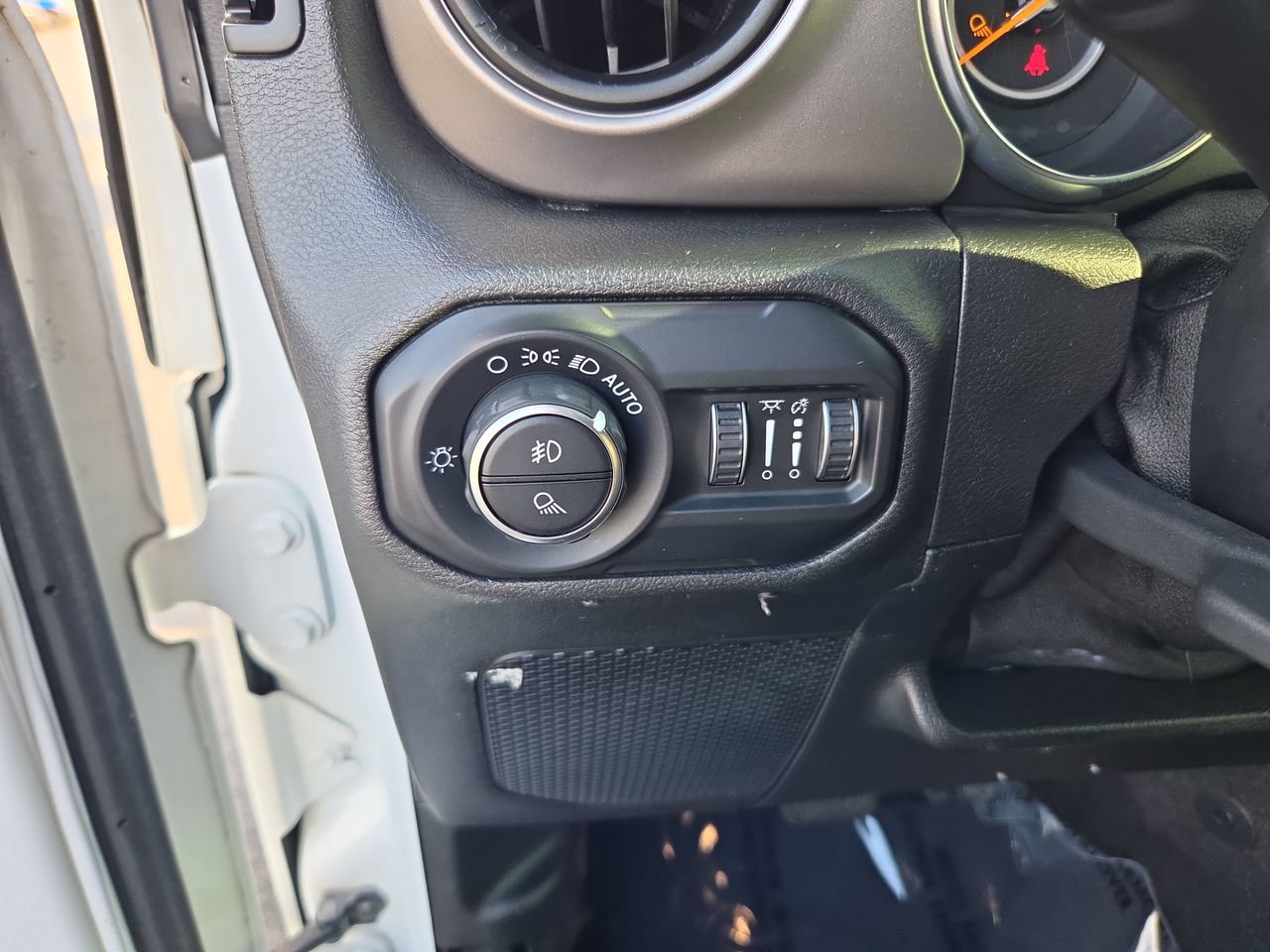 Used 2020 Jeep Gladiator Sport w/ Quick Order Package 24S AWD/4WD image 28