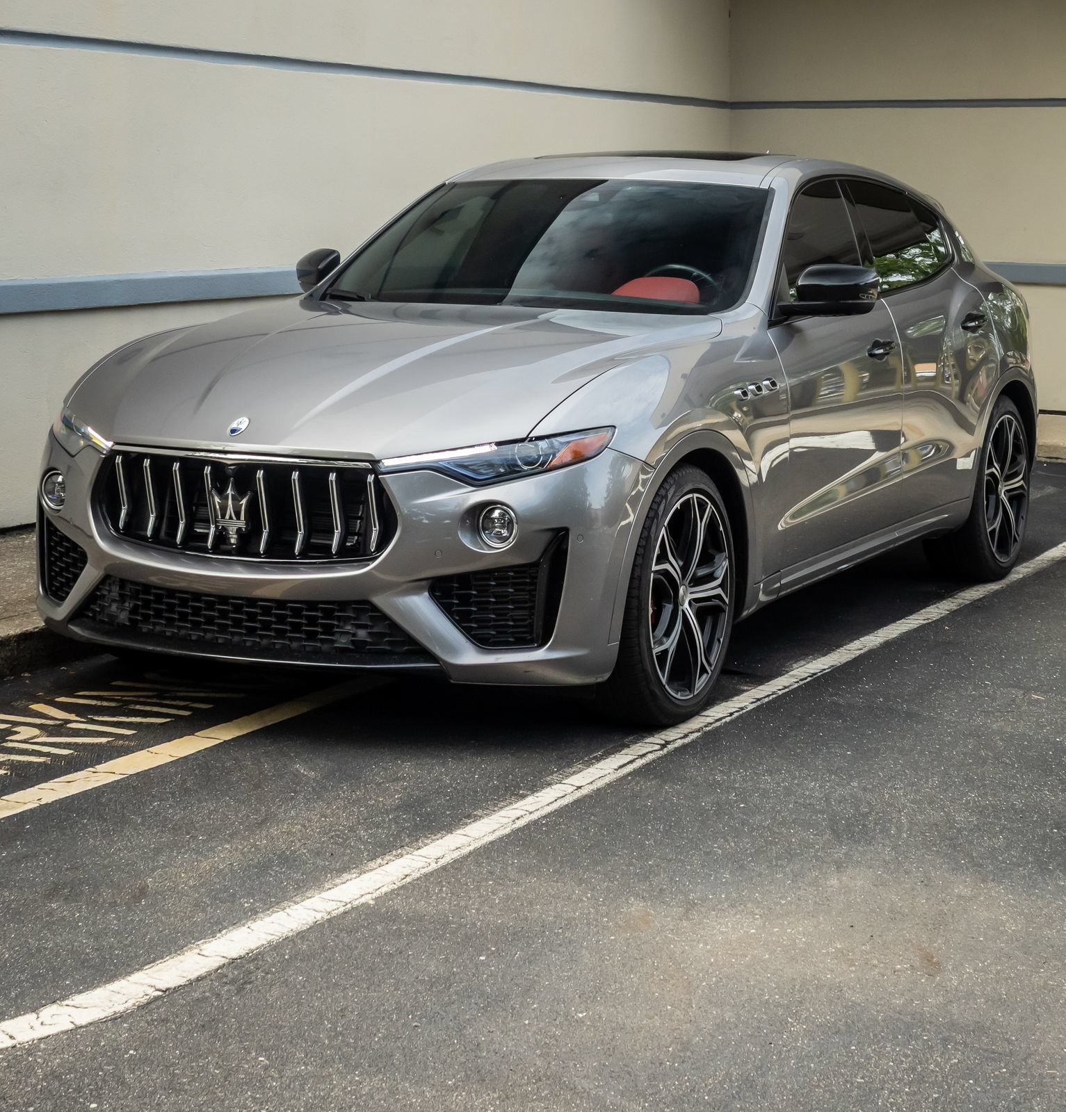 Used 2022 Maserati Levante GT AWD/4WD image 2