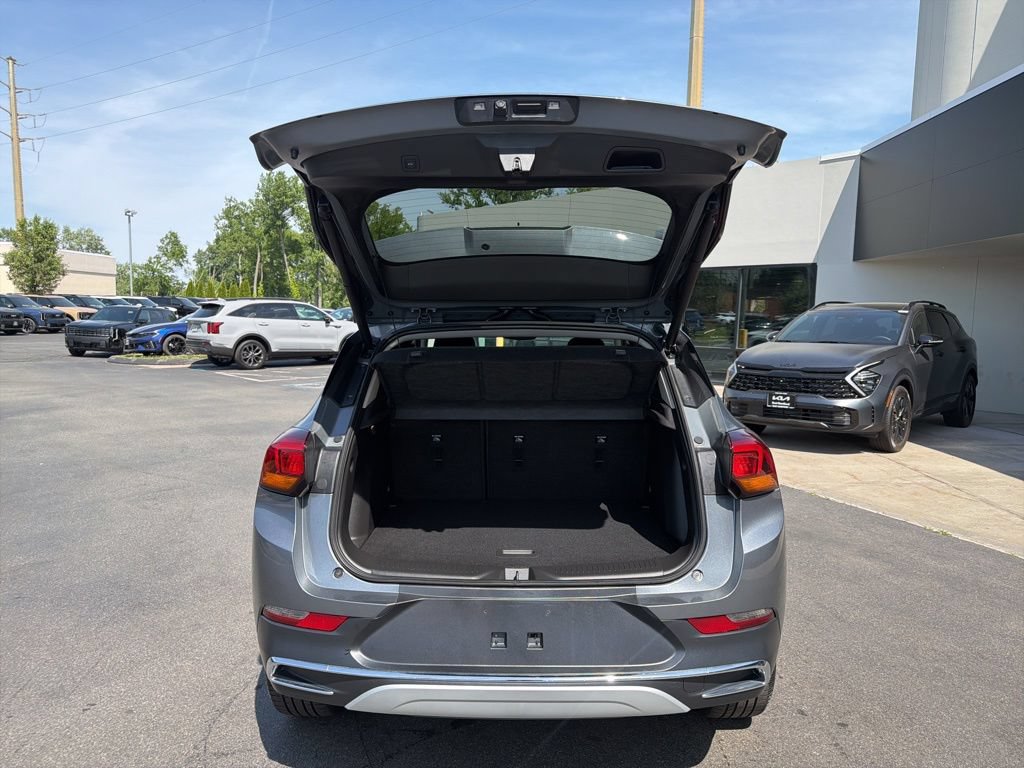 Used 2022 Buick Encore GX Essence w/ Experience Buick Package AWD/4WD image 15