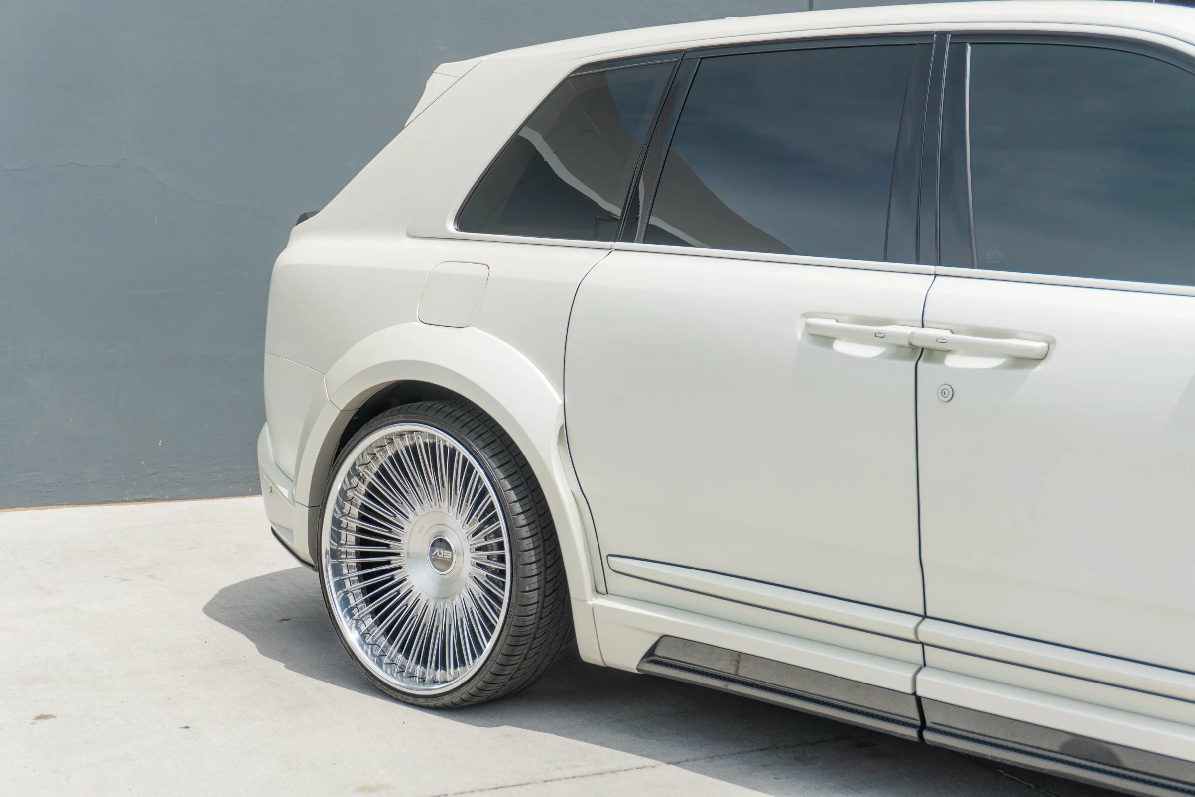 Used 2025 Rolls-Royce Cullinan AWD/4WD image 38