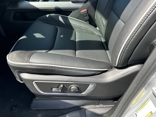 New 2026 RAM 1500 Laramie AWD/4WD image 11