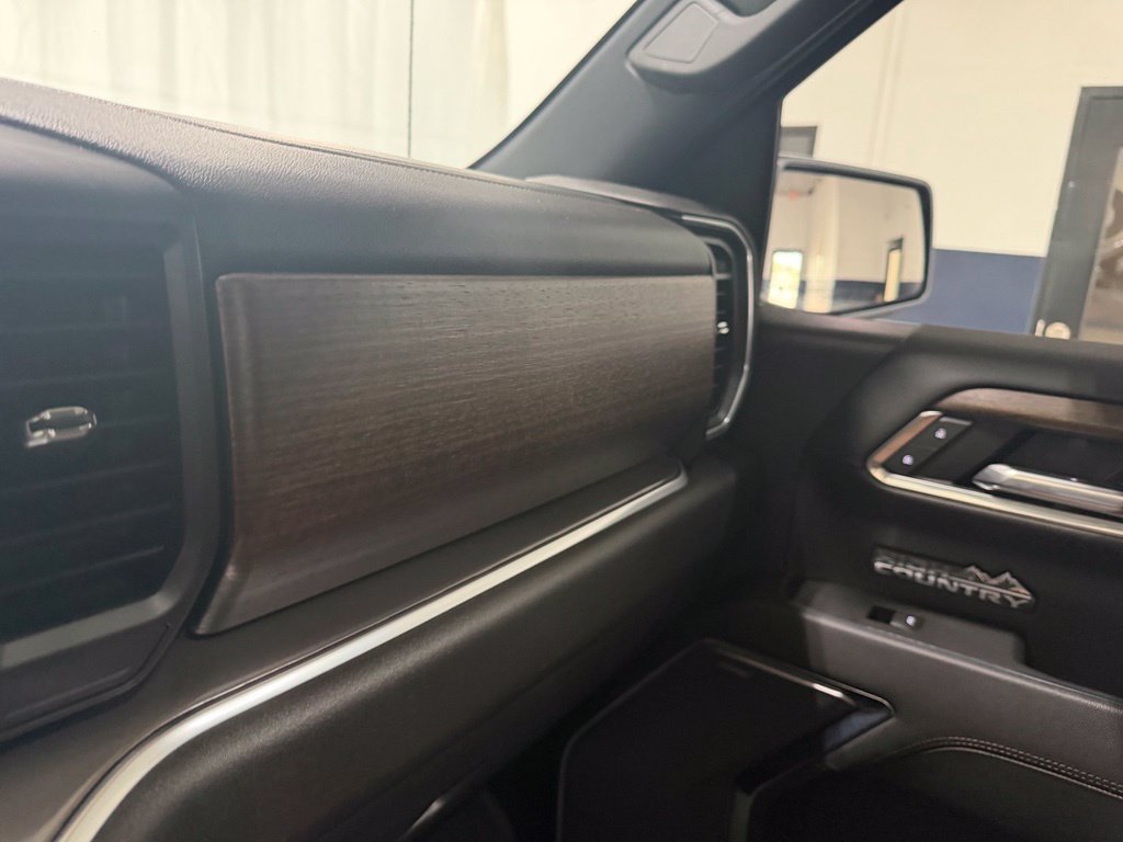 Used 2023 Chevrolet Silverado 1500 High Country w/ High Country Premium Package AWD/4WD image 26