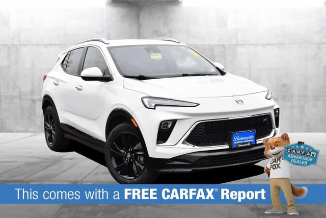 Used 2024 Buick Encore GX Sport Touring image 2