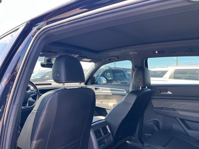 Used 2022 Volkswagen Atlas Cross Sport SEL R-Line AWD/4WD image 13