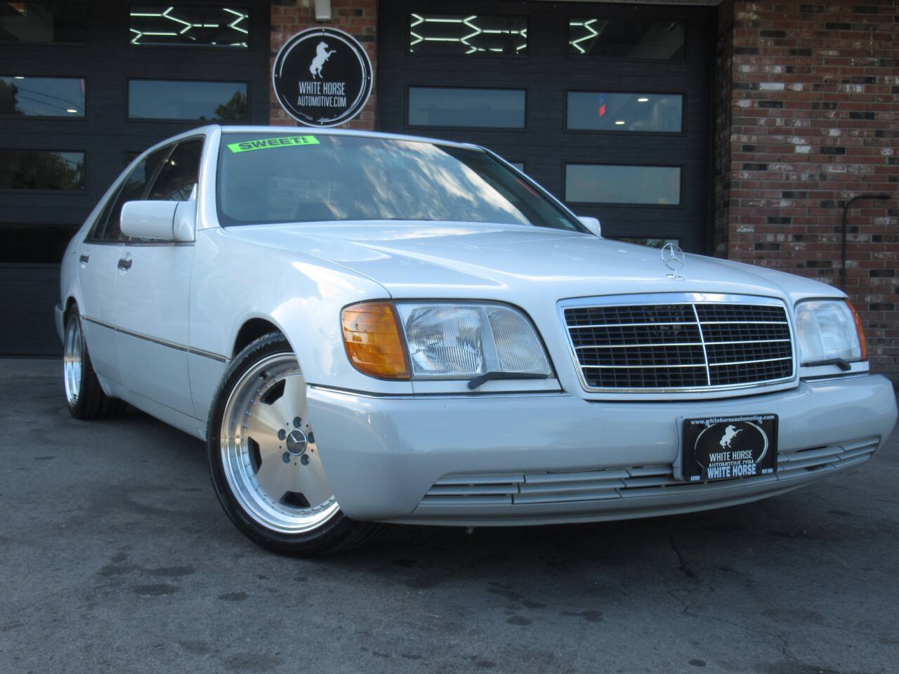 Used 1992 Mercedes-Benz 300 SE image 2