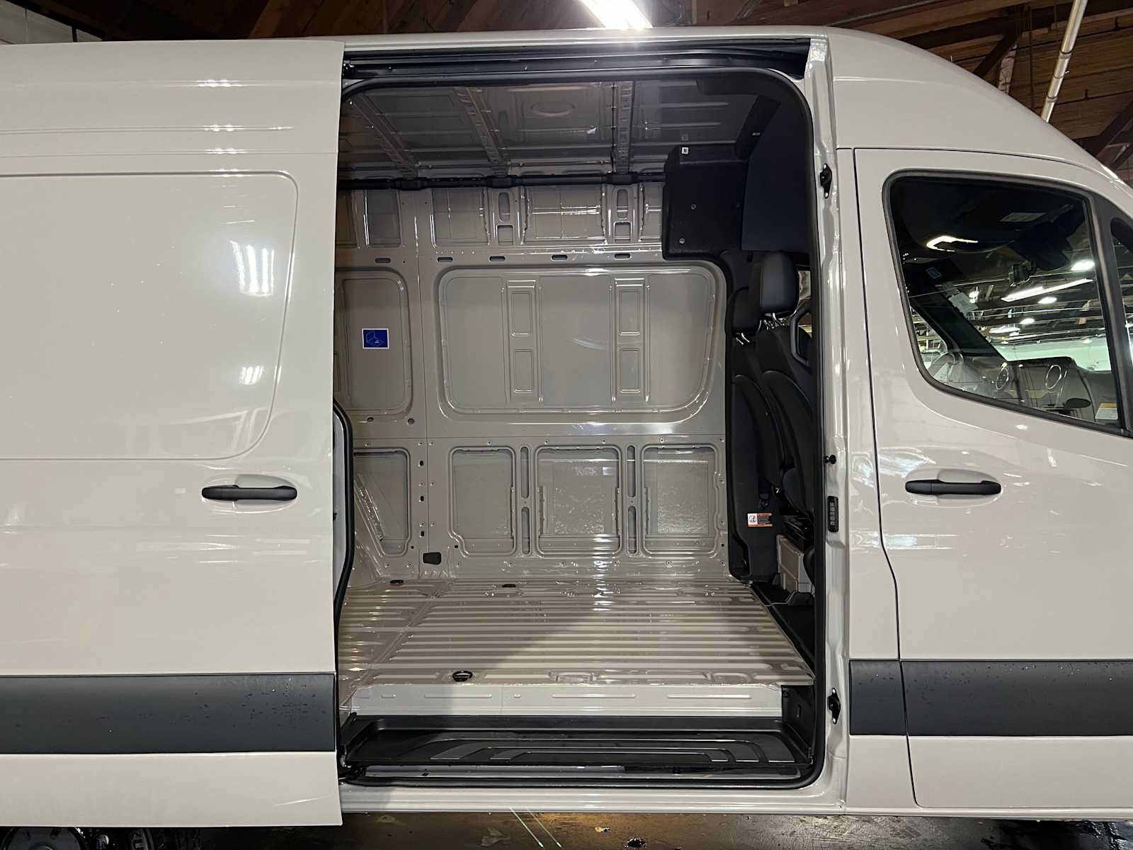 Used 2026 Mercedes-Benz Sprinter 2500 image 14