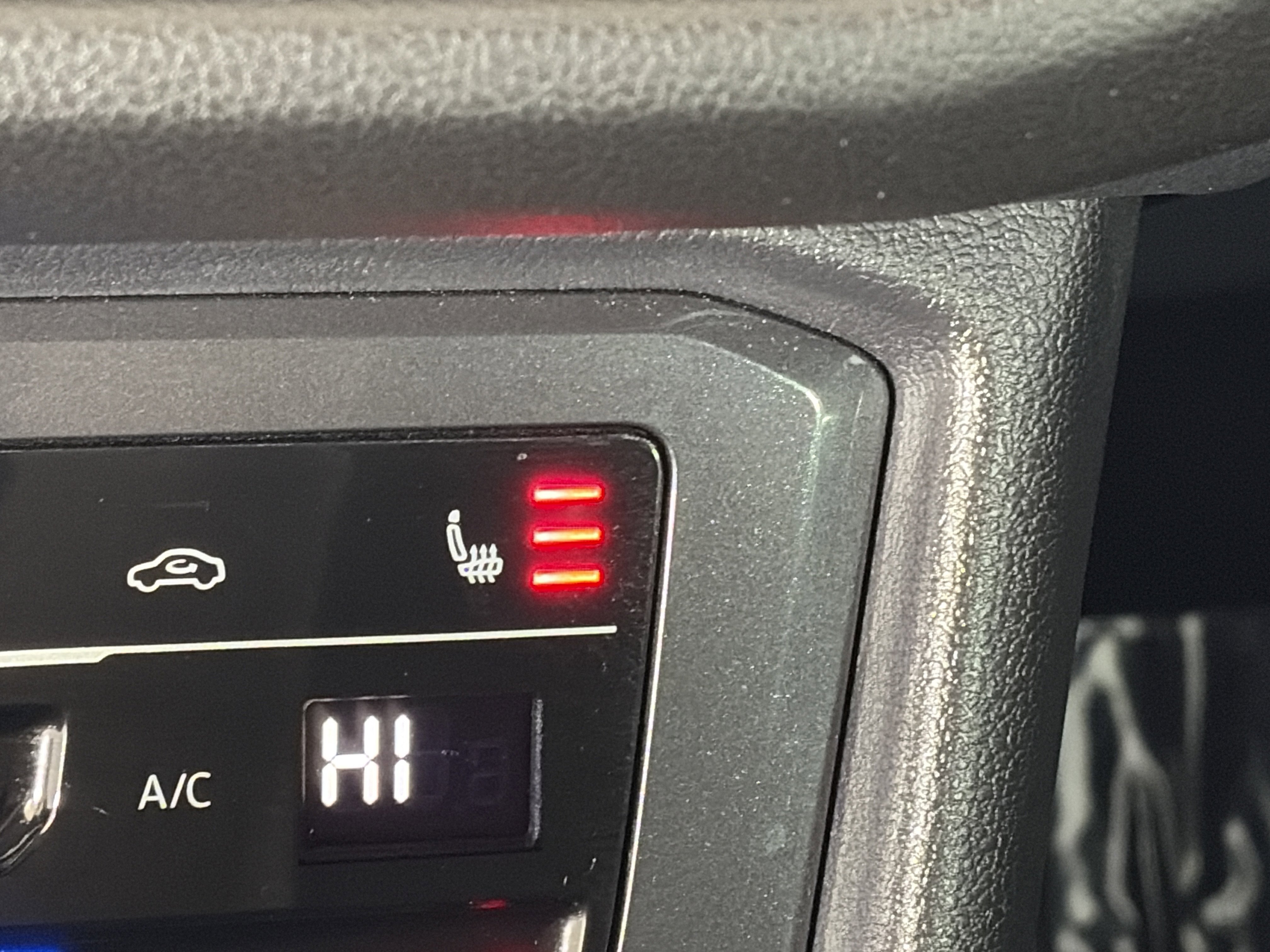 Used 2022 Volkswagen Tiguan SE R-Line image 24