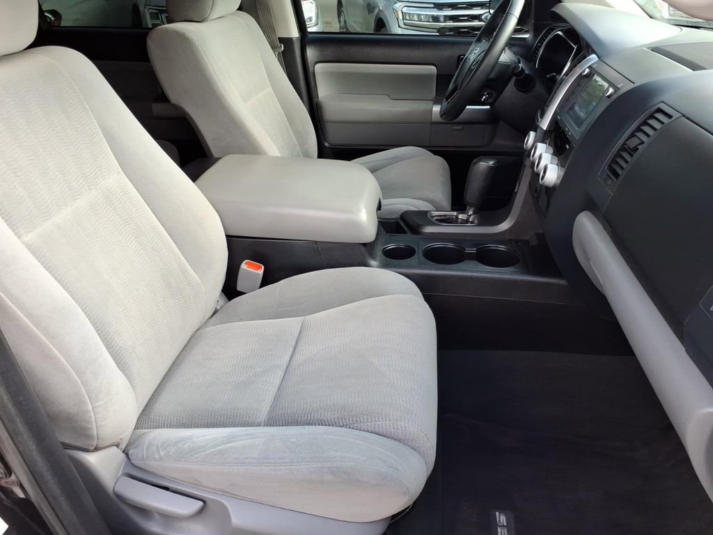 Used 2020 Toyota Sequoia SR5 RWD image 4