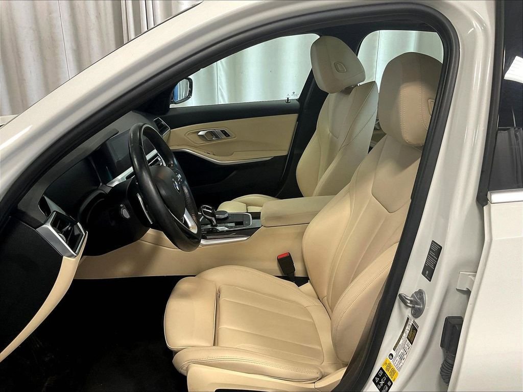 Used 2019 BMW 330i xDrive Sedan w/ Premium Package AWD/4WD image 10