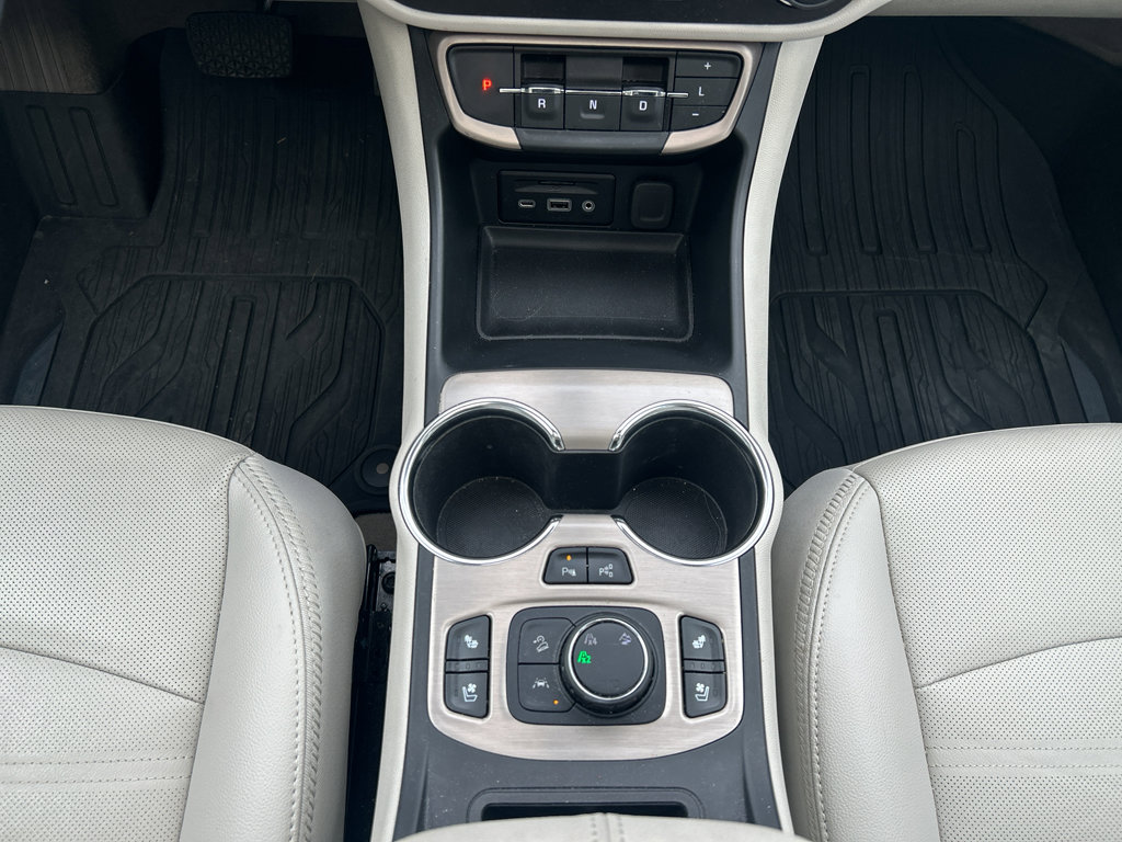 Used 2022 GMC Terrain Denali w/ Denali Premium Package image 17