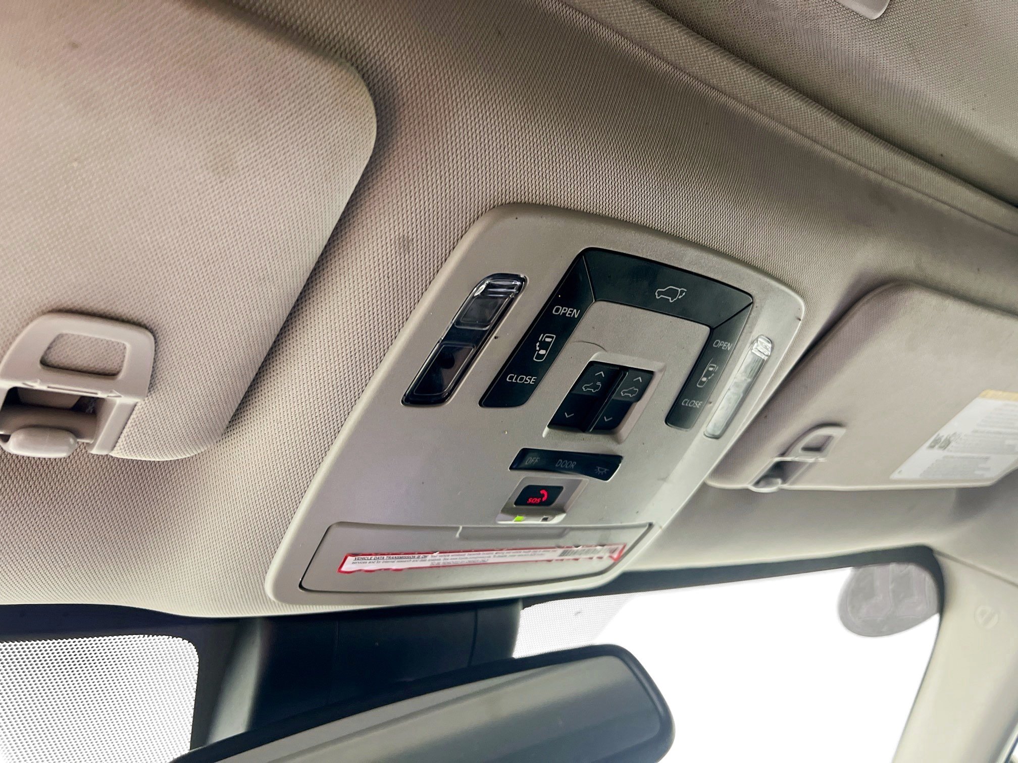 Used 2022 Toyota Sienna XLE FWD image 22