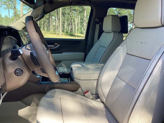 New 2026 GMC Yukon Denali w/ Denali Reserve Package AWD/4WD image 15