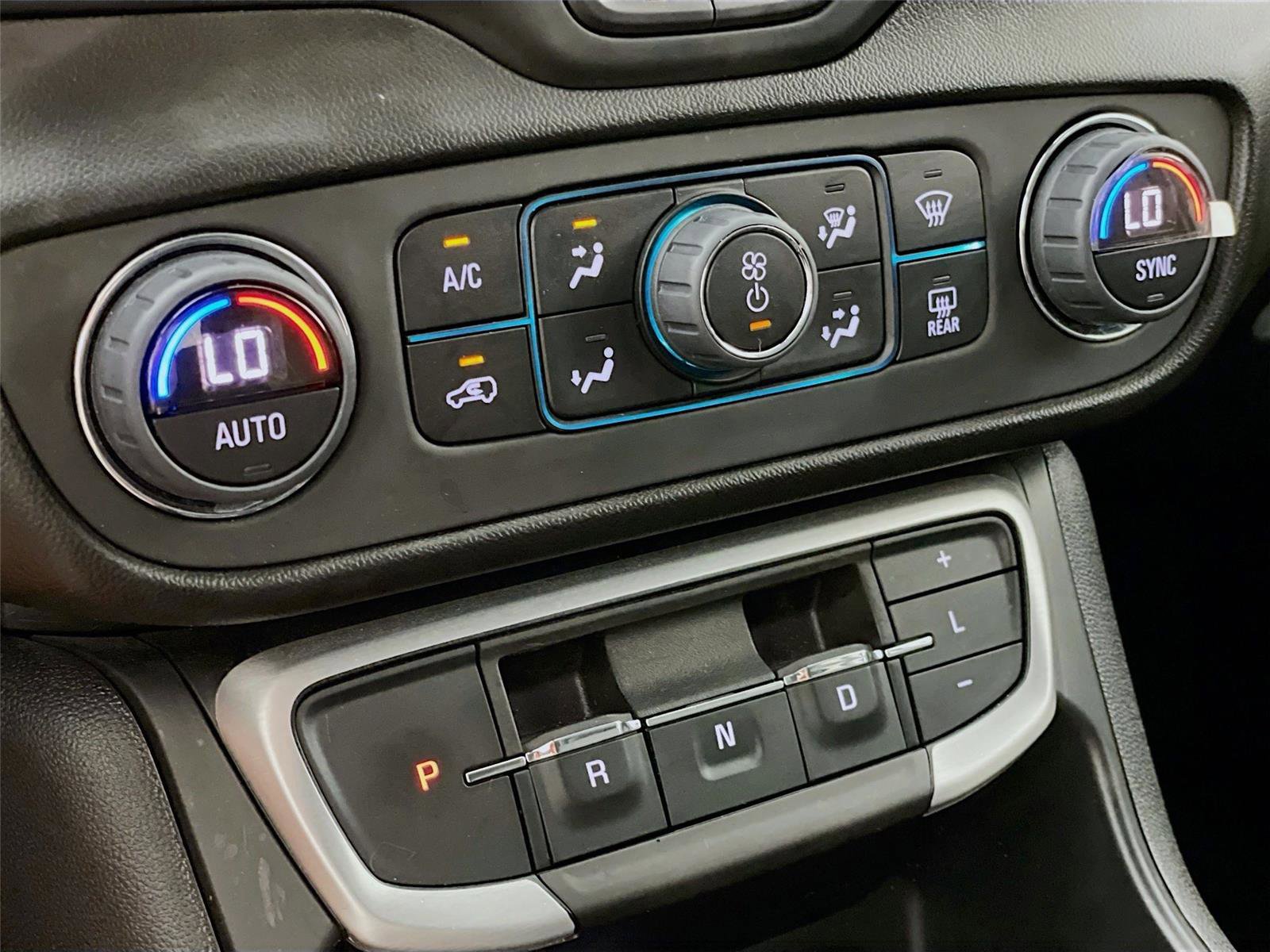 Used 2023 GMC Terrain SLE w/ Driver Convenience Package image 19