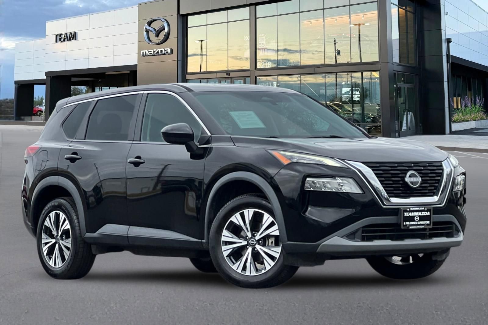 Used 2023 Nissan Rogue SV AWD/4WD image 2