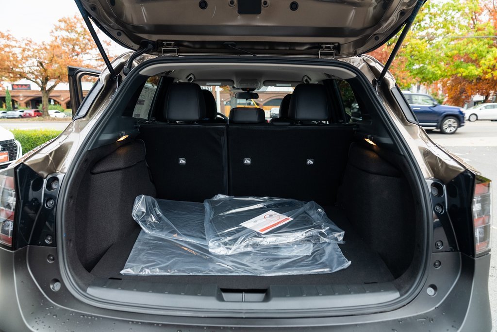 New 2026 Nissan Kicks SR image 7