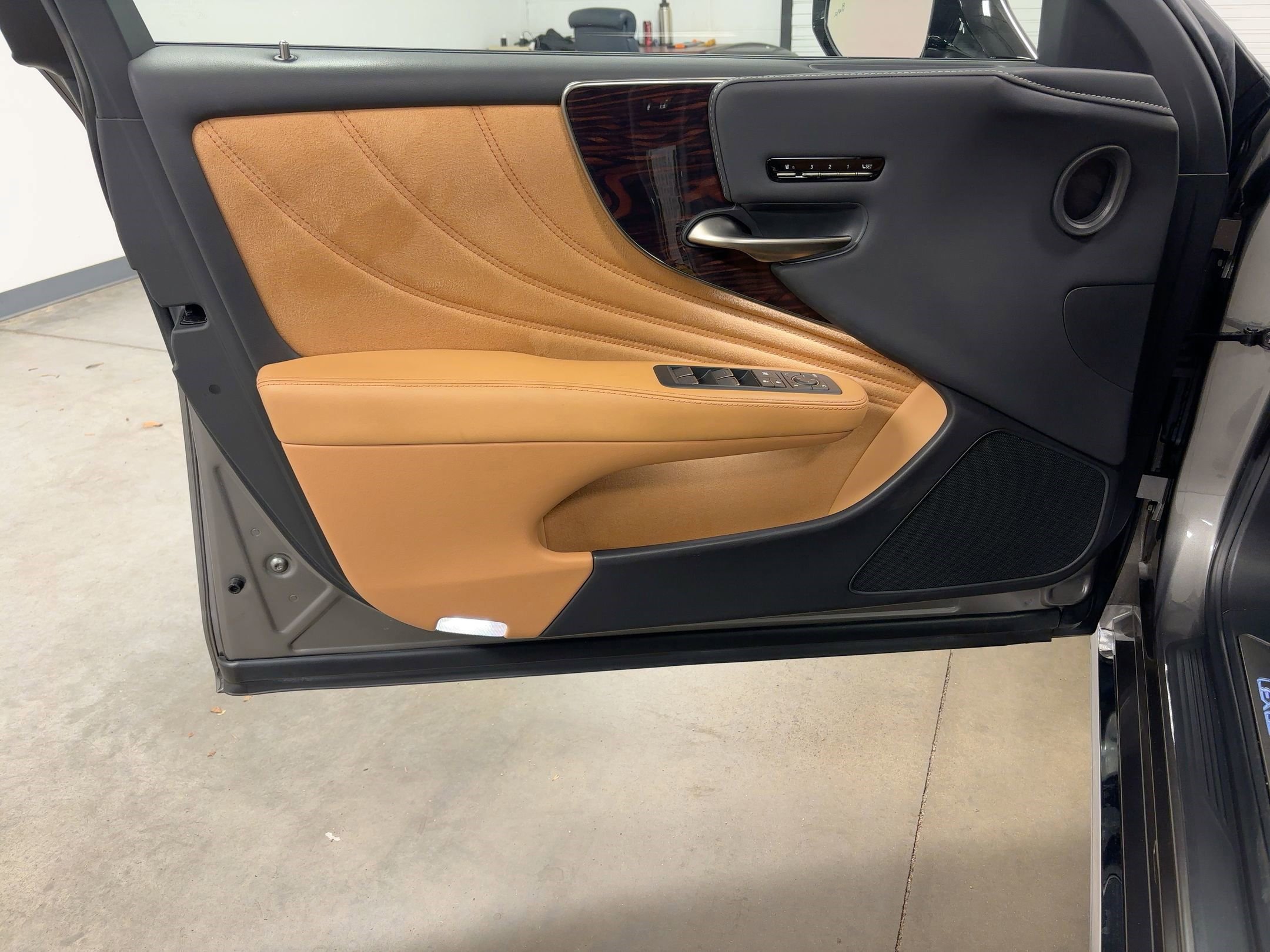 Used 2023 Lexus LS 500 image 20