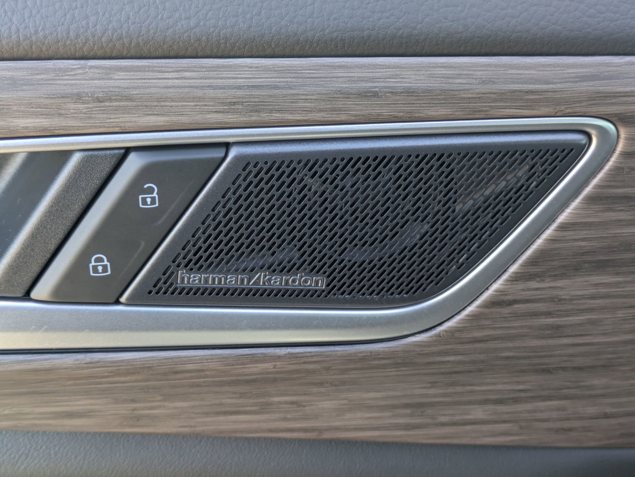 Used 2024 Volkswagen Atlas SEL Premium R-Line image 22