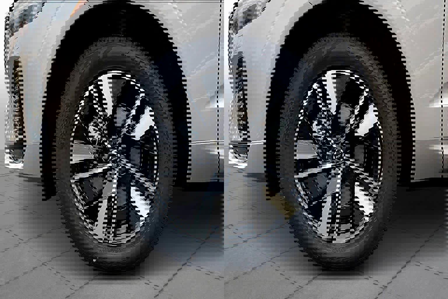 New 2026 Volvo XC60 B5 Core w/ Protection Package Premier image 16