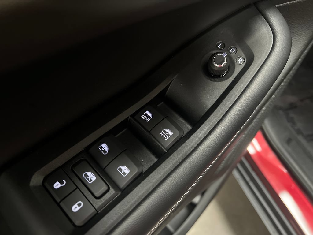 Used 2025 Jeep Grand Cherokee Limited w/ Black Appearance Package RWD image 14