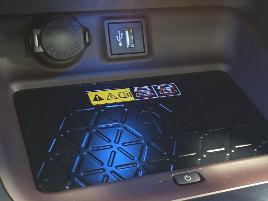 New 2025 Toyota RAV4 Limited image 12