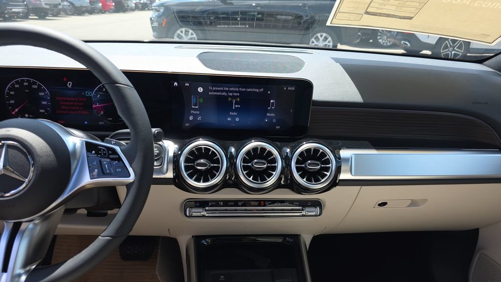 New 2026 Mercedes-Benz GLB 250 image 27