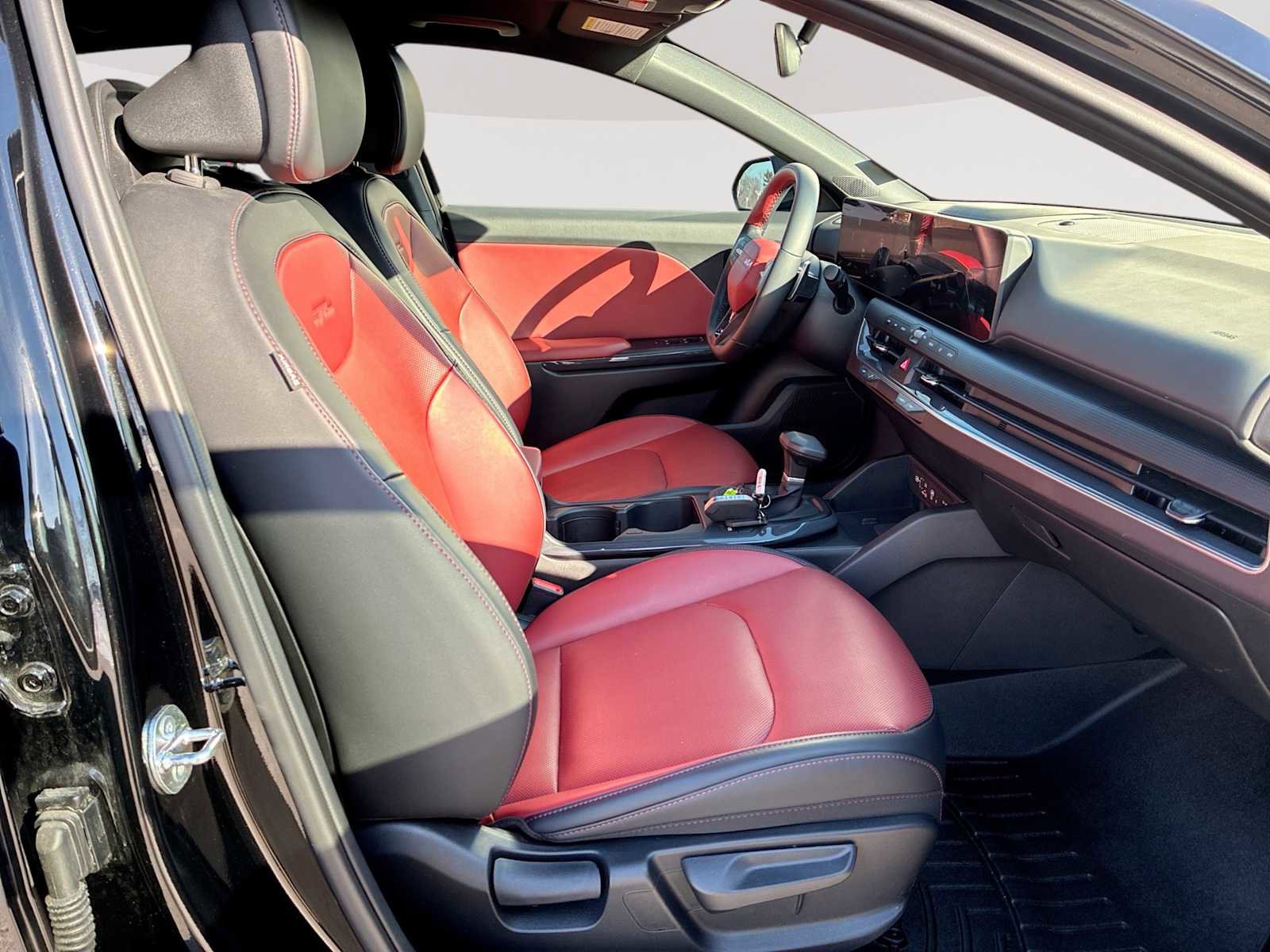 Used 2025 Kia K4 GT-Line w/ GT-Line Premium Package image 30