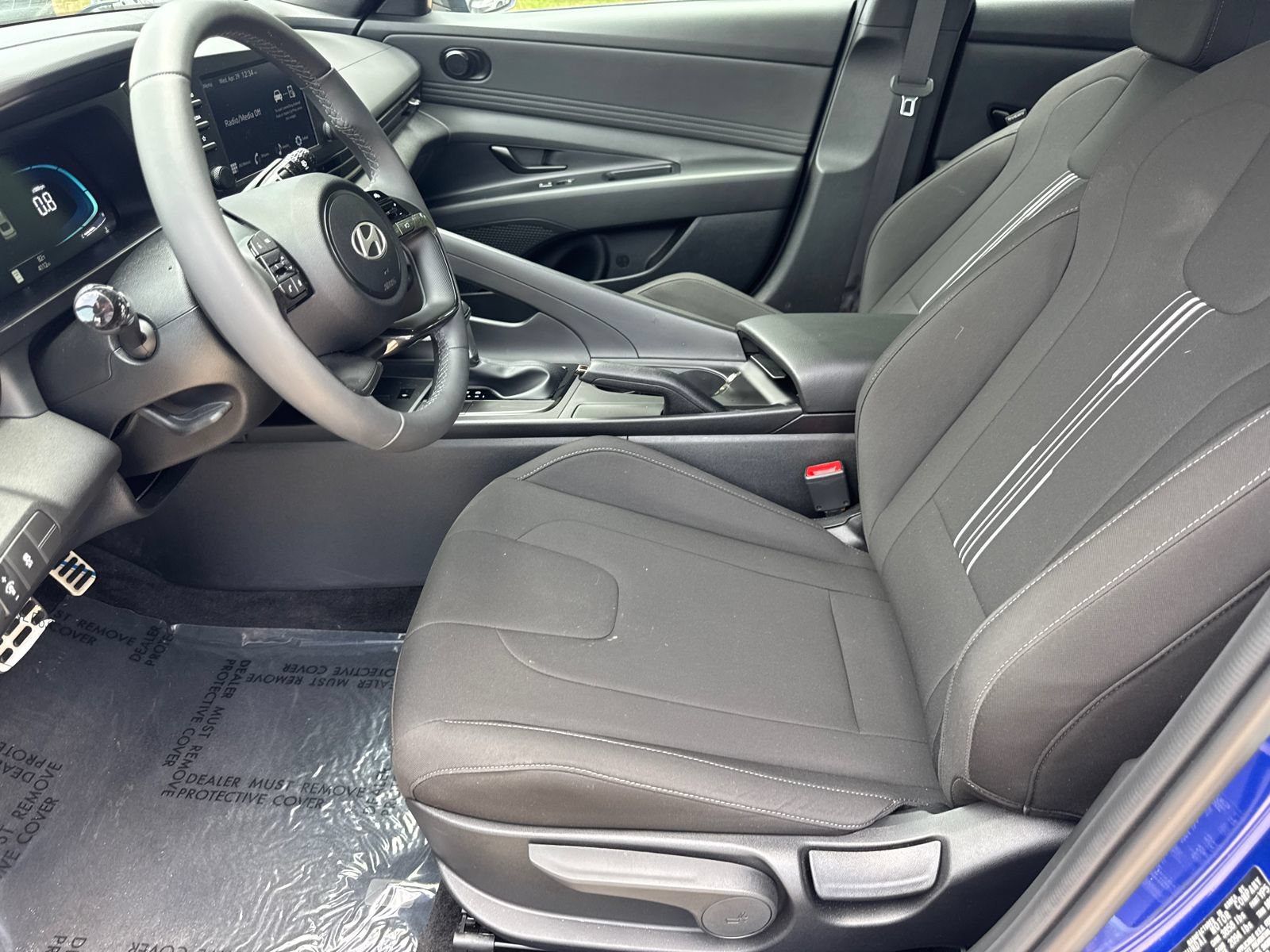 Used 2025 Hyundai Elantra Sport FWD image 9