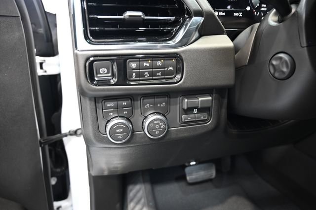 New 2026 GMC Yukon XL Denali w/ Denali Reserve Package image 30