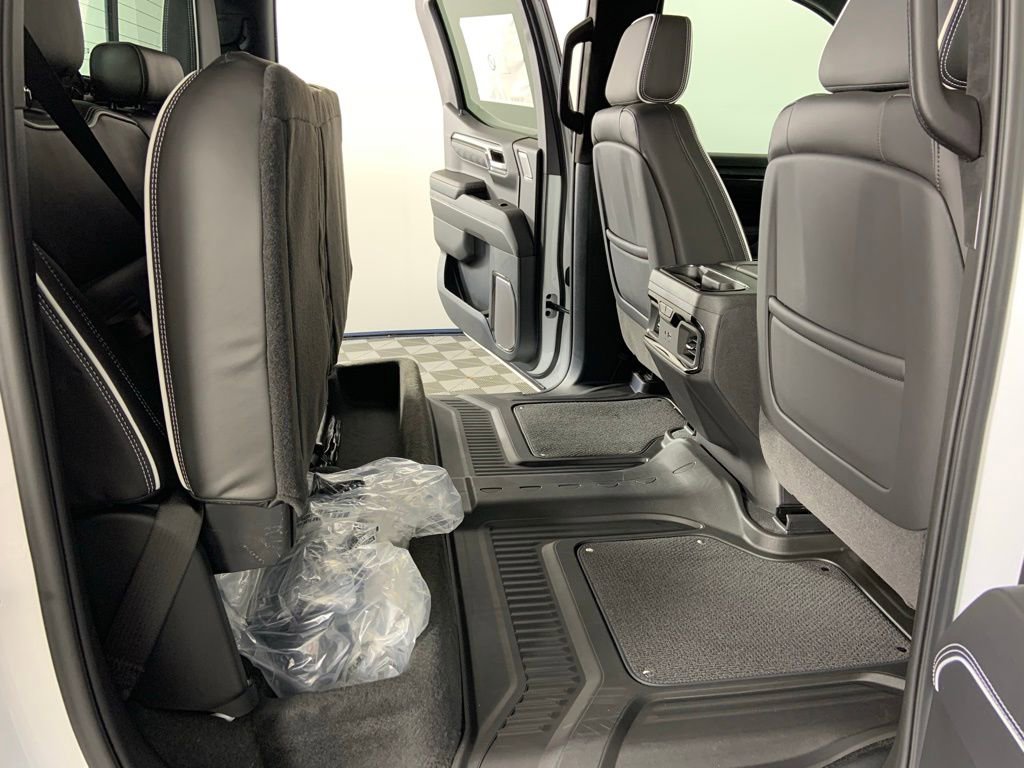 Used 2025 GMC Sierra 1500 AT4X image 23