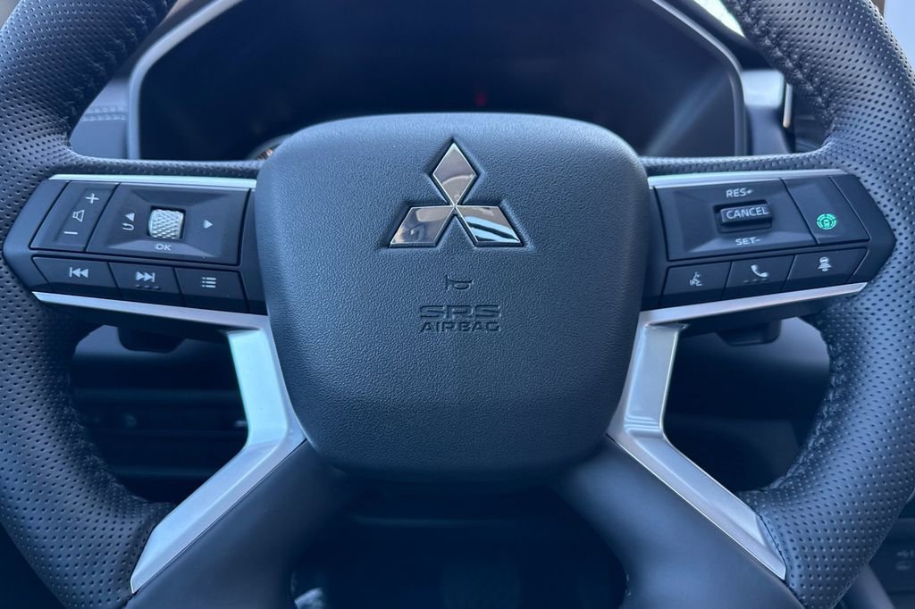 New 2026 Mitsubishi Outlander AWD image 24