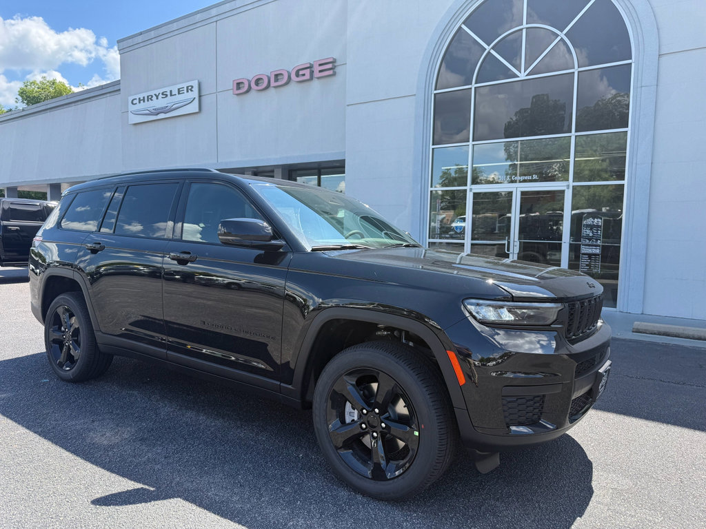 New 2025 Jeep Grand Cherokee L Altitude image 2